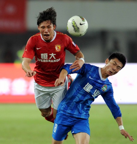 他以坚决的 他以坚决的